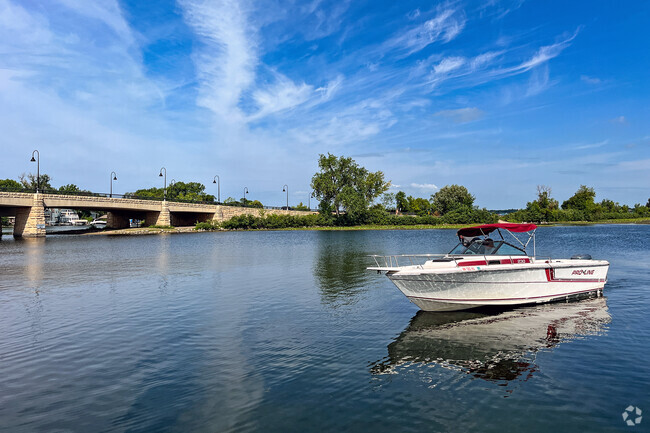 Gray's Bay on Lake Minnetonka has a public boat launch.