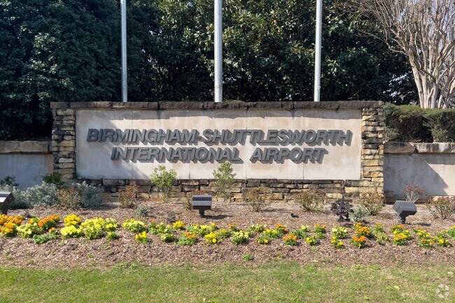 Airport Hills is minutes from Birmingham-Shuttlesworth International Airport.