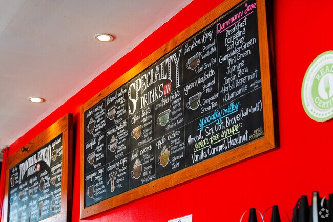 Locals love Cafe Eclectic for their locally sourced food and artisan coffee.