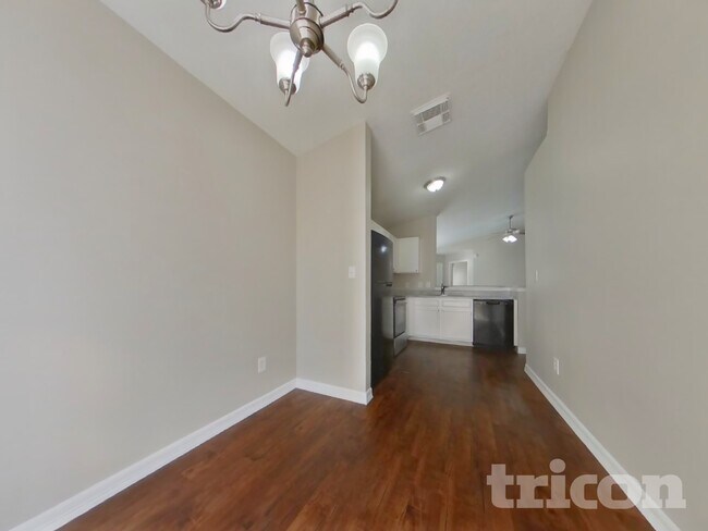 3155 Boynton Dr, Houston, TX 77045 - photo 5