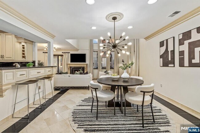 750 Mainsail Ln, Secaucus, NJ 07094 - photo 5