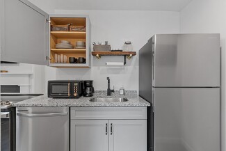 10 Glass St Unit 2, Pembroke, NH 03275