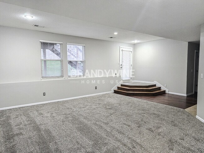 13313 Redwood Ln, Smithville, MO 64089 - photo 6