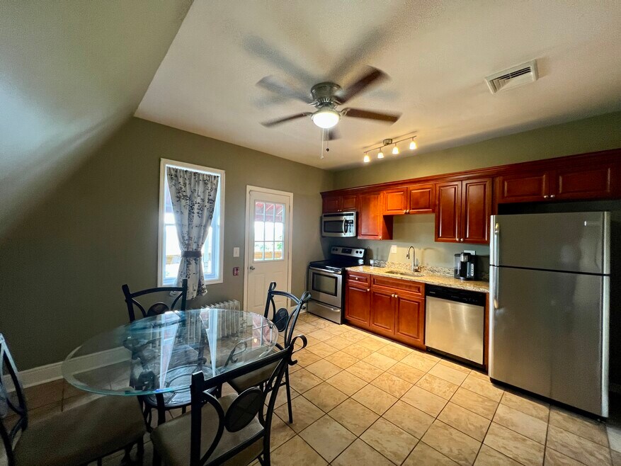 1202 Vine St unit 5, Scranton, PA 18510 - photo 1