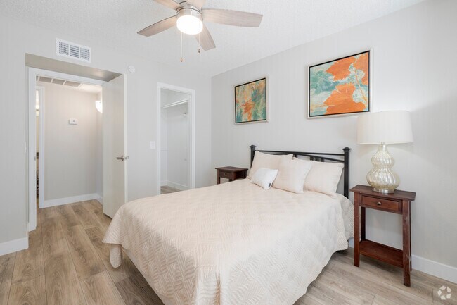 1BR, 1BA - 615SF - Bedroom