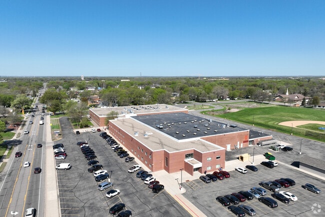 North Junior High School is centrally located in St. Cloud.