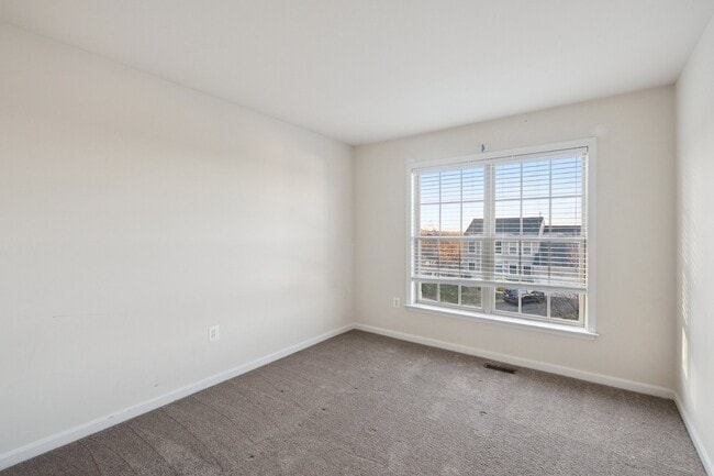 12910 Hallwood Place, Fort Washington, MD 20744 - photo 6