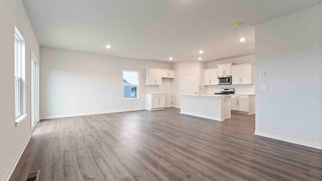 21806 Lucca Ln, Peculiar, MO 64078 - photo 6