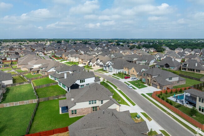 The Oaks at San Gabriel provides a peaceful retreat with easy access to Austin.