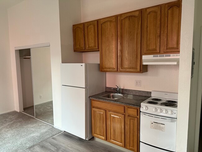 Sutter Street Apartments, San Francisco, CA 94109 - photo 2