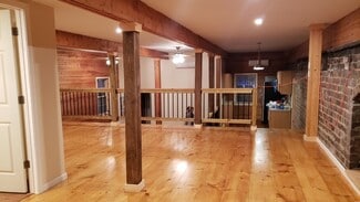 114 E Main St Unit Apartment - 3, Pomeroy, OH 45769