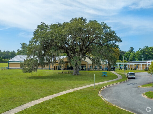 Apalachee Elementary School serves students in grades K-5.