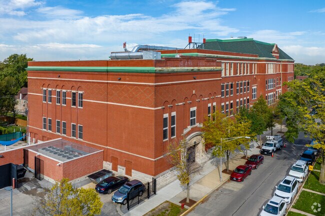 Laura Ward Elementary School has student-teacher ratio of 10 to 1.