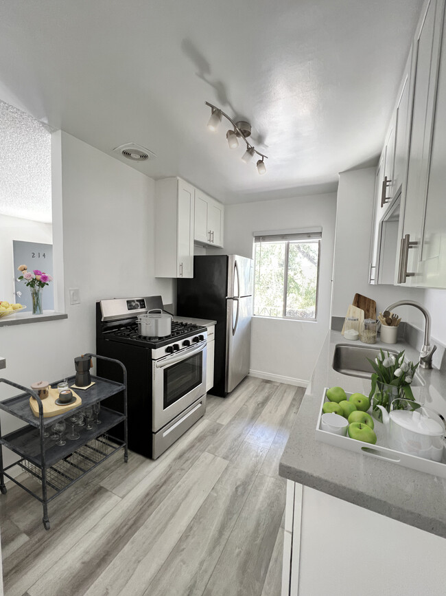 630 N Cerritos Ave, Azusa, CA 91702