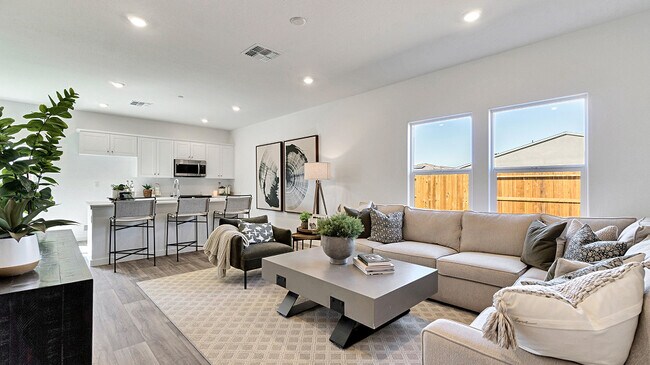 8202 Wandesford Dr, Bakersfield, CA 93311 - photo 6