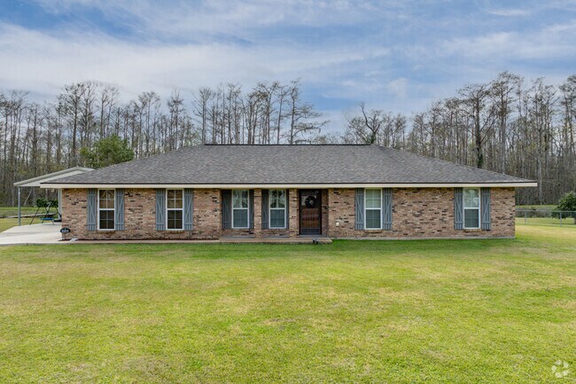 Ranch-style homes are common throughout Kraemer.