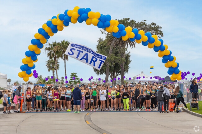 For over 40 years, the Corona del Mar Chamber has hosted the Annual Scenic 5K, which is located just outside the Broadmoor Sea View neighborhood.