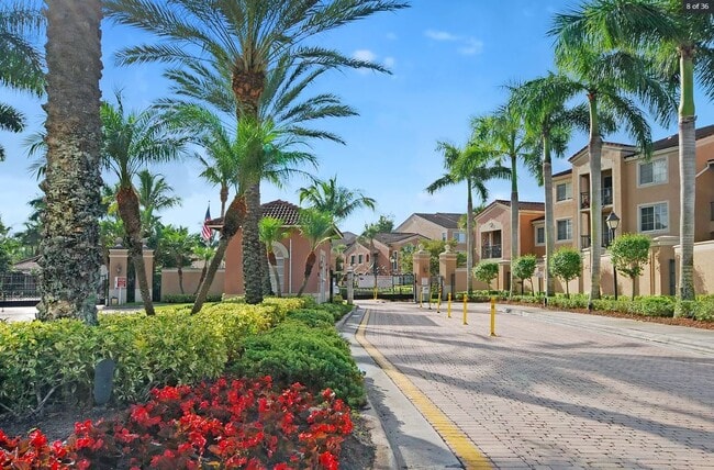 8010 N Nob Hill Rd, Tamarac, FL 33321 - photo 3