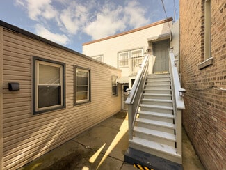 3650 W George St Unit 2R, Chicago, IL 60618
