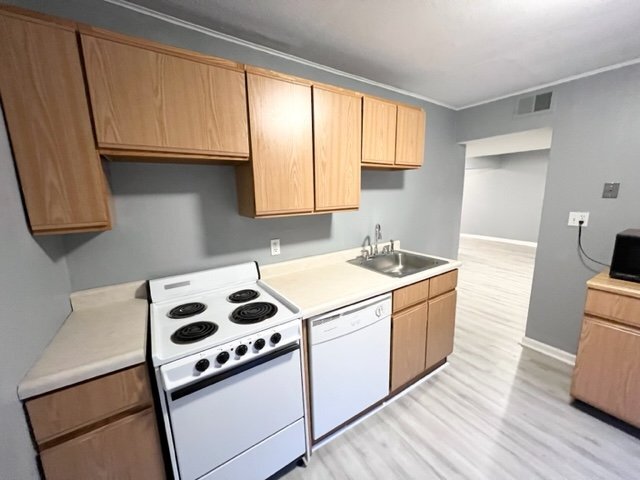 3110 Chartiers Ave unit 2, Pittsburgh, PA 15204 - photo 2