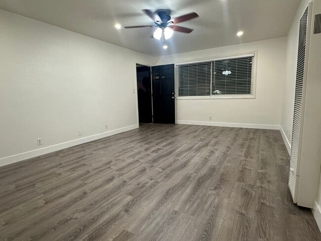 2302 W Roberta Ave unit 6, Fullerton, CA 92833 - photo 7