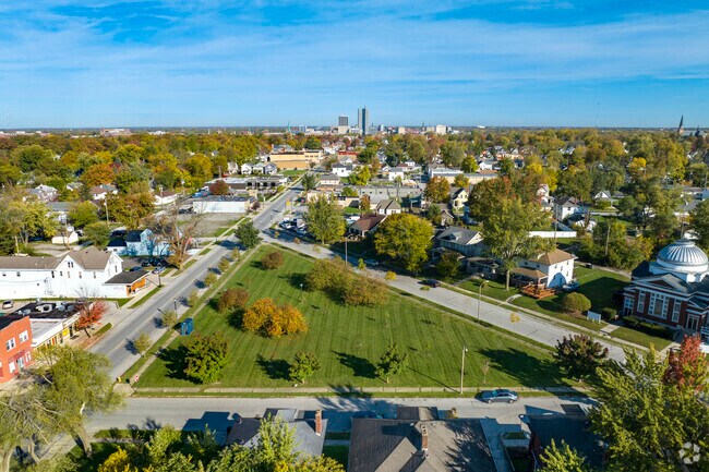 Williams Park offers green spaces and easy access to downtown Fort Wayne.
