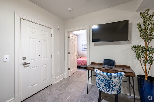 The Eleanor, Baltimore, MD 21217 - photo 2