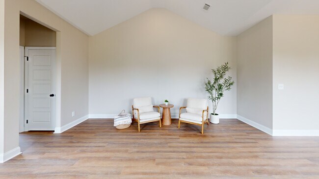 580 Centre St, Pleasant View, TN 37146 - photo 2