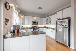 1723 N Wood St, Chicago, IL 60622