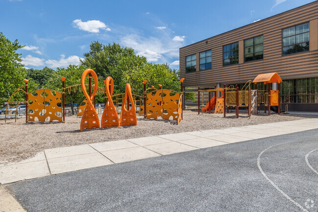 Cresthaven Elementary School 7