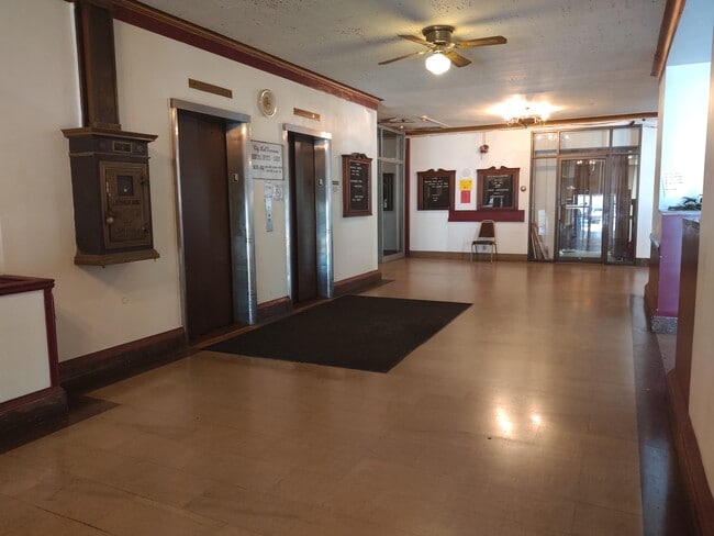 1110 13th Ave unit 1 Bedroom, Altoona, PA 16601 - photo 2