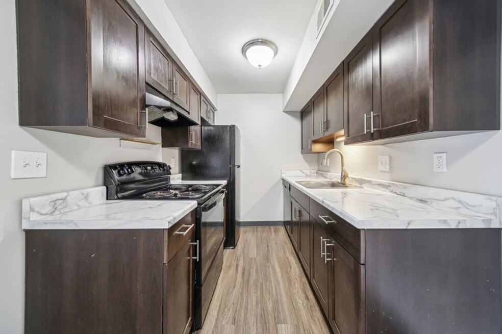 North Branch Apartments, Battle Creek, MI 49014 - photo 1