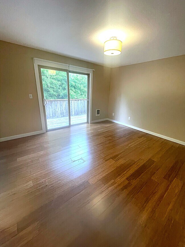 9473 N Saint Louis Ave unit 9473 N St. Louis, Portland, OR 97203 - photo 5