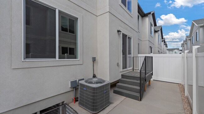 884-2332 E Sand Dollar Way, Saratoga Springs, UT 84045 - photo 3