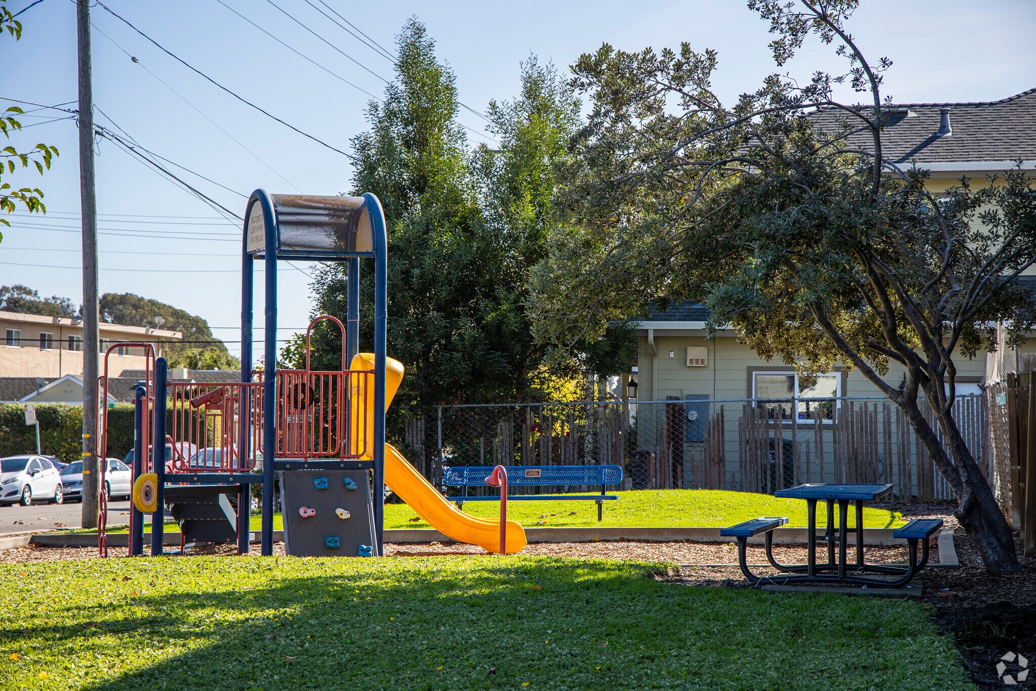 Lomita Park is a small park located in the middle of the neighborhood.