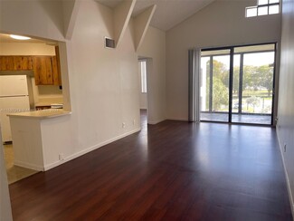 210 Lake Pointe Dr Unit 308, Oakland Park, FL 33309
