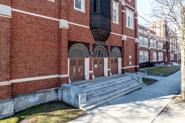 Emil G. Hirsch Metropolitan High School has great academic opportunities for students.