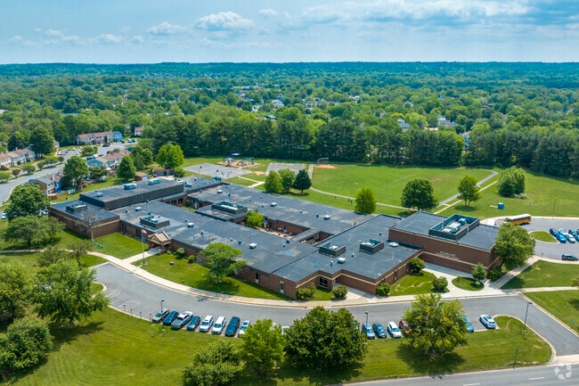 Sugarland Elementary School empowers children by providing a quality education in Sterling.