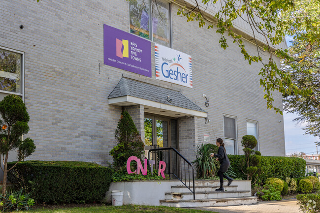 Yeshivath Gesher is an deal place where learning comes alive in a rainbow of colors.