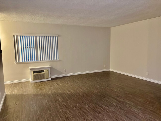 1595 E Chevy Chase Dr unit 24, Glendale, CA 91206 - photo 5