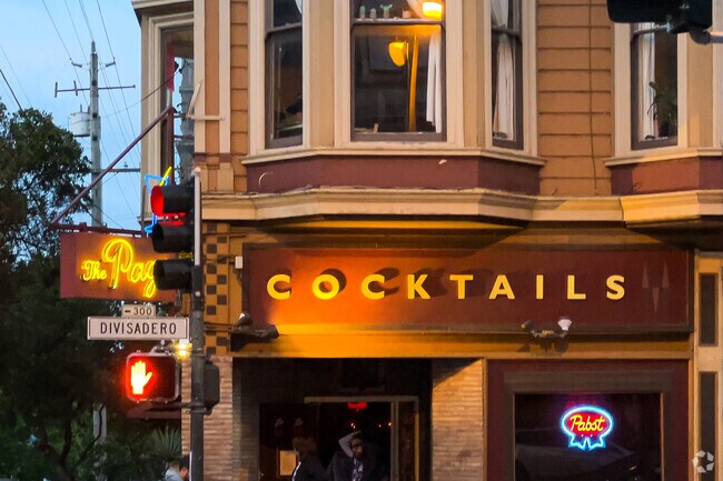 Alamo Square's Divisadero St. is the neighborhood's social hub.