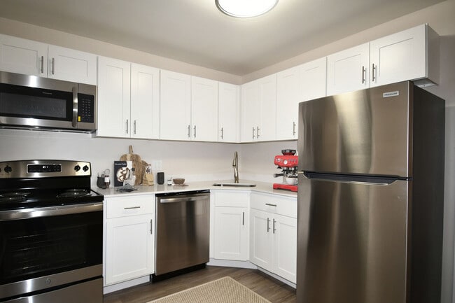 Parc on 12, Southfield, MI 48034 - photo 3