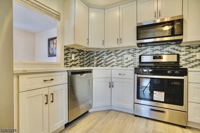 47 Rutgers Dr, Newark, NJ 07103 - photo 2