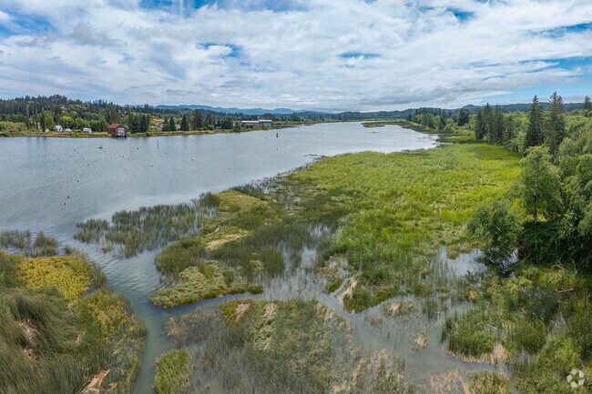 Jeffers Garden borders the Lewis & Clark River and has easy access to fishing & kayaking.