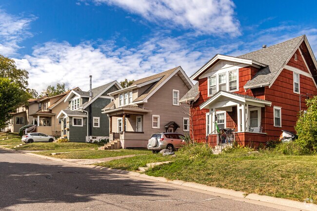 Most of the homes in Riverside are close to the waterfront.