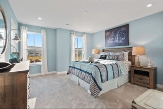 206 Plaza Dr, Pleasant Hills, PA 15236