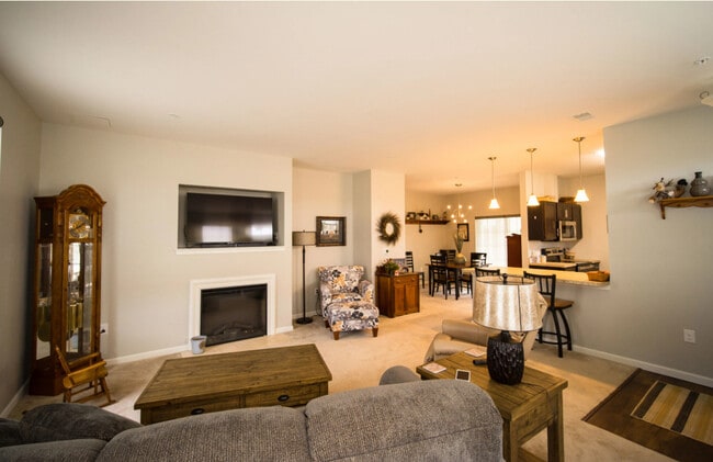 2BR, 2BT - 1338SF - living room