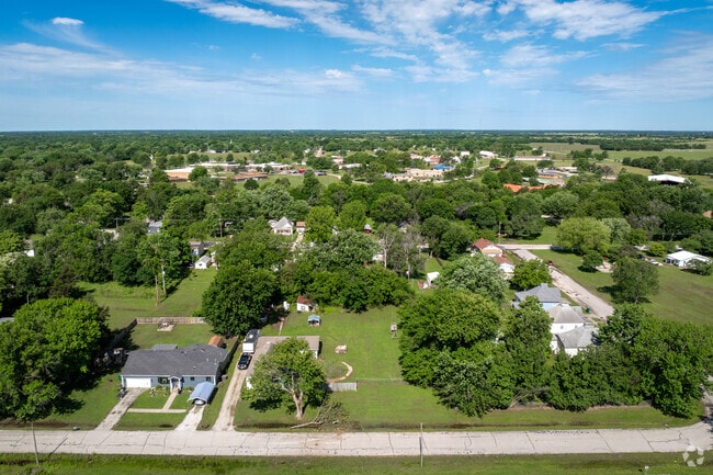 Residential streets cover most of the city of Parsons.