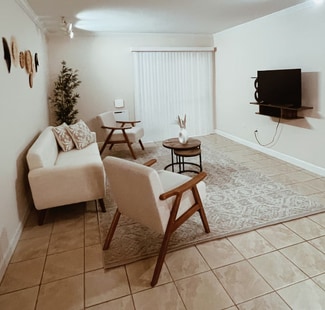 1700 SW 16th Ct Unit C8, Gainesville, FL 32608