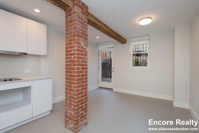 461 Massachusetts Ave unit D, Boston, MA 02118 - photo 4